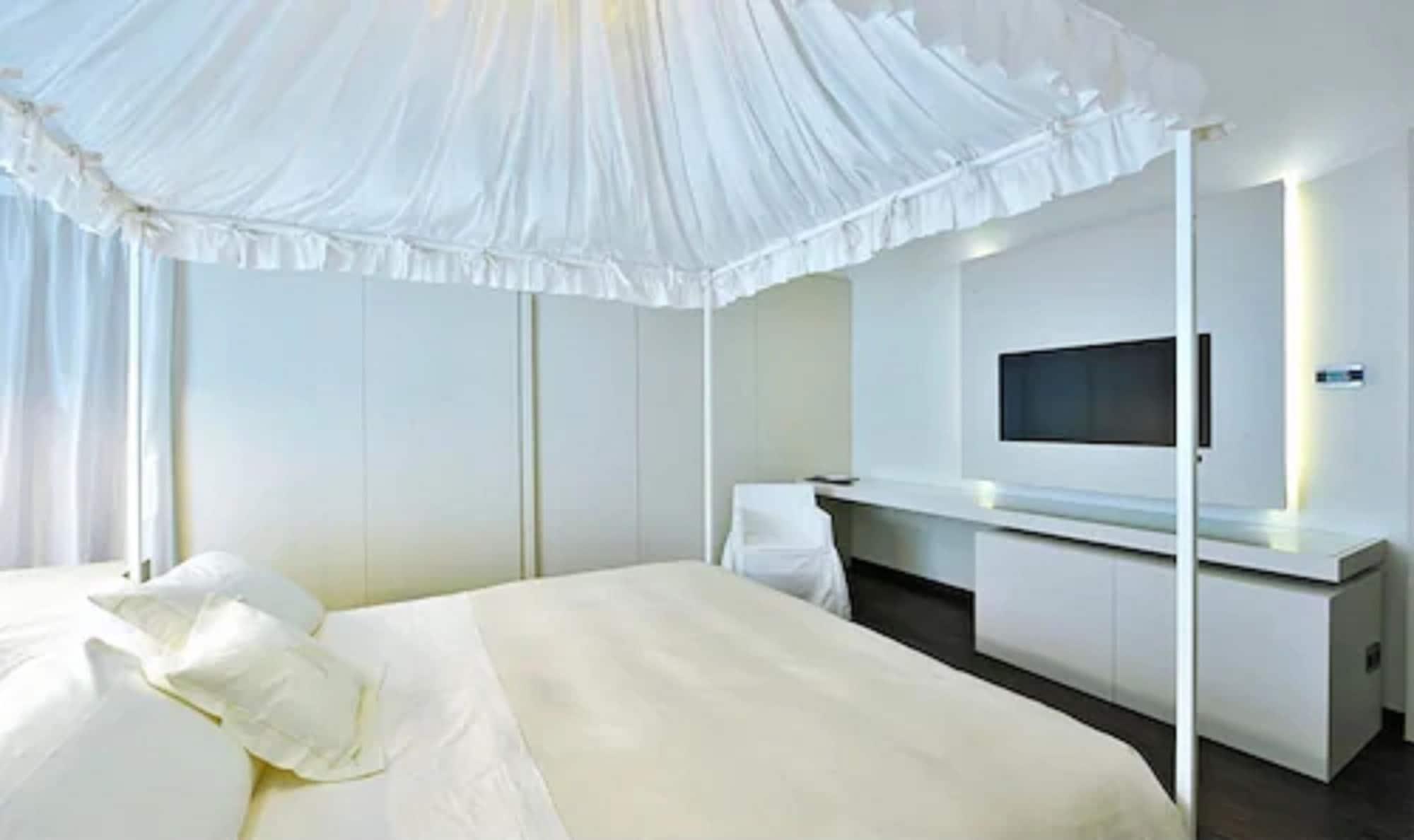 Hotel Romano House Catania Esterno foto